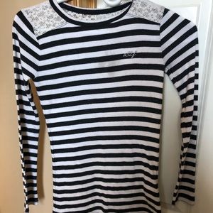 Striped long sleeve t-shirt with lace on the back